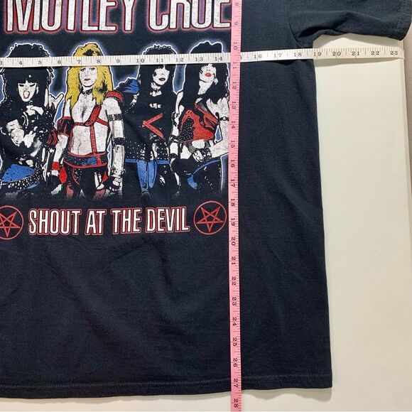 Motley Crew Shout At The Devil Graphic Tee Shirt Medium - Picture 8 of 10